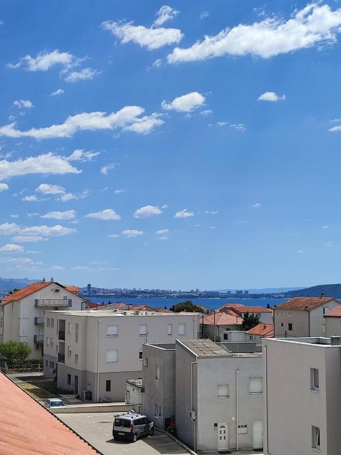 Top Floor Apartment With Sea View Kastela Exterior photo