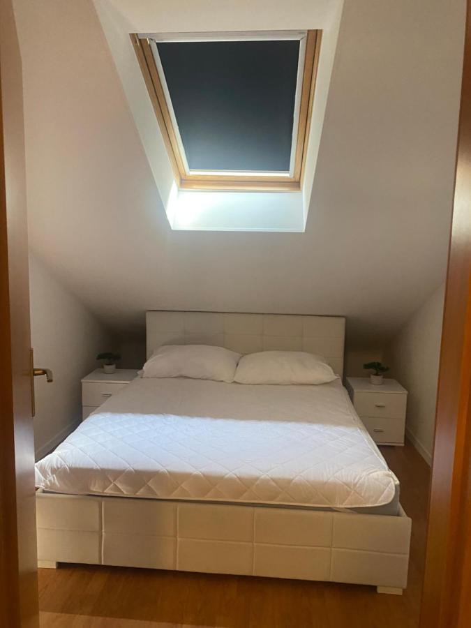 Top Floor Apartment With Sea View Kastela Exterior photo